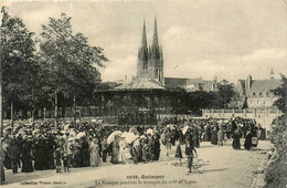 Quimper * Le Kiosque Pendant La Musique Du 118ème De Ligne * Militaria * Fête Cérémonie - Quimper