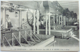 SALLE DES PRESSOIRS CHEZ MM. G. H MUMM & Cie à AVIZE - LE CHAMPAGNE - Champagne-Ardenne