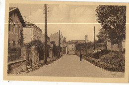 CPA, D.42 , St. Just Sur Loire , Les Bourrelières , Animée, Ed. Combier - Saint Just Saint Rambert