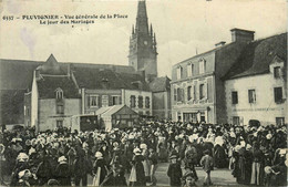 Pluvigner * Vue Générale De La Place * Le Jour Des Mariages * Fête Locale * Coiffe - Pluvigner