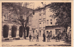 30. ROQUEMAURE. CPA SEPIA.  LES ARCEAUX. ANIMATION. CYCLISTES. - Roquemaure