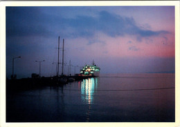 (5 A 20) GREECE - Ferry At BATIKA Wharf (at Night) - Ferries