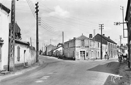 MACHECOUL   -   Carrefour Des Routes De Bourgneuf-en-Retz Et De Saint-Même-le-Tenu  -  " Au Bon Saint-Eloi " - Machecoul