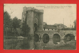 002706 - DEUX SEVRES - PARTHENAY - Sortie Saint Jacques Et Pont Sur Le Thouet - Monument Historique - Parthenay