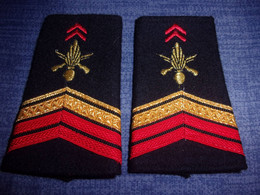 Galons D' épaules Caporal Chef De L' Infanterie - Fourreaux - Régiment - Uniformes