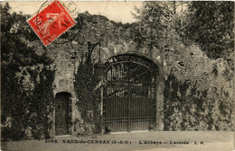 CPA AK VAUX-de-CERNAY - L'Abbaye - L'entrée (352980) - Vaux De Cernay