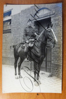 Carte Photo Soldaat Te Paard Soldat Cheval Militaire Fotokaart RPPC Camp Kazerne? - Heimat