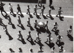 Photo Défilé L UGTM Bld Mohammed 5 Au Maroc En 1963 , Format 8/10 - Guerre, Militaire