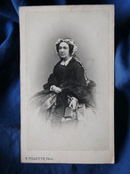 Photo CDV E. Villette à Paris - Femme à La Coiffe, Second Empire Datée Janvier 1865 L567B - Oud (voor 1900)