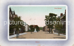 BALA THE STREET OLD COLOUR POSTCARD WALES - Merionethshire
