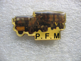 Pin's Militaire, PFM (pont Flottant Motorisé). Transport Exceptionnel - Militair & Leger
