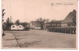 CHIEVRES (7950) Cour De La Caserne ( Peloton Au Garde A Vous  ) - Chievres