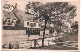 CHIEVRES (7950) Cour De La Caserne ( Rassemblement ) - Chièvres