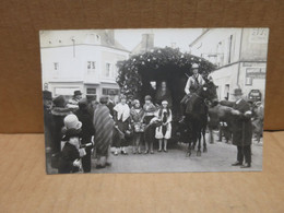 LES AIX D'ANGILLON (18) Carte Photo Cavalcade Gros Plan Char Belle Animation - Les Aix-d'Angillon