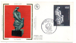 FDC Soie -- 1982 -- "La Famille" Sculpture Par BOYAN.................cachet  PARIS-75 - 1980-1989
