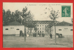 002722 - DEUX SEVRES - PARTHENAY - Caserne Allard - Vue D'entrèe - Parthenay