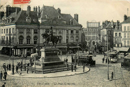 Orléans * La Place Du Martroi * Tramway Tram - Orleans