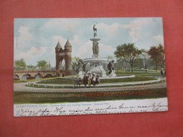 Tuck Series    Soldiers Arch & Corning Fountain   Hartford   Connecticut       Ref 5222 - Hartford