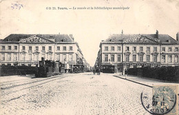 Tours     37        Gare Ou Chemin De Fer . Tramway  Entre Musée Et Bibliothèque   N°  GB 20 (voir Scan) - Tours