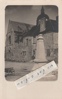 ARCY SAINTE RESTITUTE  - L'Eglise Et Le Monument Aux Morts ( Carte Photo )  Rare - Autres & Non Classés