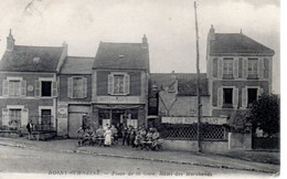 ROSNY SUR SEINE  -  Place De La Gare Et Hôtel Des Marchands  -  Belle Animation - Rosny Sur Seine