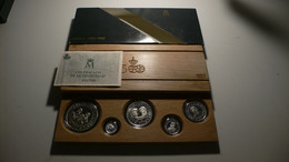 QUINTO CENTENARIO 1990 - SERIE II - JUEGO DE 5 MONEDAS DE PLATA EN ESTUCHE ORIGINAL Y CERTIFICADO - Collections