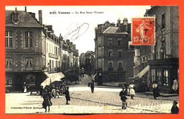 CPA 56 Vannes " La Rue Saint Vincent " - Vannes