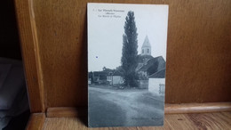 CPA .LE THOULT-TROSNAY - La Mairie Et L'église Intérieur Du Vieux Village.)(1922).(S41-21) - Andere & Zonder Classificatie