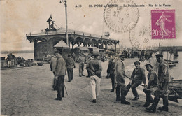 (CPA 14)  PORT-EN-BESSIN  /  La Poissonnerie - Fin De La Vente - - Port-en-Bessin-Huppain