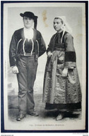 CPA 56 GUEMENE - Un Couple En Costume -  Villard 1143 Précurseur - Réf. M 57 - Guemene Sur Scorff