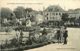 La Roche Sur Yon * La Place De La Préfecture - La Roche Sur Yon