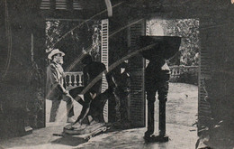 83 / LA GARDE / CARTE PHOTO / JEAN AICARD RECHAUFFE SES RHUMATISMES AU SOLEIL !! - La Garde