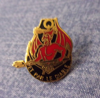 Pin's Compagnie D' Eclairage Et D'appuis Du 21° Régiment D'Infanterie De Marine - RIMa - TDM - Diable - Army