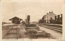 LA CHAPELLE LA REINE La Gare - La Chapelle La Reine