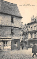 Tours     37          Vieilles Maisons Près Des Halles   (voir Scan) - Tours