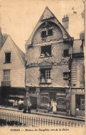 Tours     37           Maison Du Dauphin Rue De La Riche . Commerce Pâtisserie        (voir Scan) - Tours