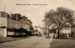 Montpon Sur L'isle * Montpon Ménestérol * Place De La Liberté * Café * Autos * Arbre Tree - Other & Unclassified