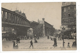 Paris 18 ème Arr (75) : La Station Du Metropolitain Bd Barbès Magasin "Au Sacré Coeur" Env 1904 (animé) PF. - Arrondissement: 18