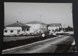 Janneyrias - L'Entrée Du Village Et Le Relais Routier - Vienne