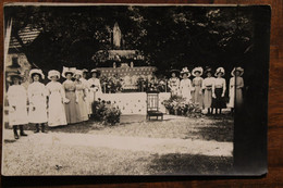 Carte Photo 1910's Femmes Cérémonie Religieuse Vierge Marie CPA Ak Animée - Sonstige & Ohne Zuordnung