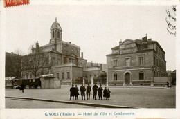 Givors * Place De L'hôtel De Ville Et Gendarmerie Nationale - Givors