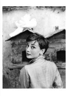 Audrey Hepburn Par Philippe Halsman - Actors