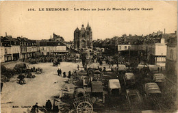 CPA AK Le NEUBOURG - La Place Un Jour De Marché (393025) - Le Neubourg