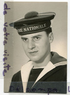 - Petite Photo - Portrait D'un Jeune Marin, SPELTIER, Photographe De Roubaix, Dim 10.2 X 6.9 Cm, Années 1960, TBE, Scans - Guerre, Militaire