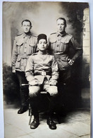 CPA WW1 - Carte Photo SOLDATS AUSTRALIENS ( Prisonniers ? ) Et MILITAIRE TURC  - BE - Guerra 1914-18