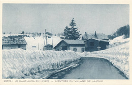 Le Haut Jura En Hiver - Lajoux (39 Jura) Entrée Du Village - édit. Combier Filtre Bleuté - Autres Communes