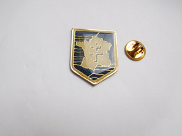 Beau Pin's  , Armée Militaire , Division Leclerc , Croix De Lorraine , ATTENTION : Pointe Recollée - Militaria