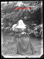 Portrait D'une Bonne-Soeur, à Identifier - Plaque De Verre - Taille 88 X 118 Mlls - Glasdias