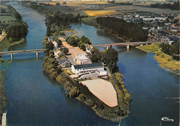 37-L'ILE-BOUCHARD- L'ENTRE-DEUX PONT, MAIRIE ECOLES VUE AERIENNE - L'Île-Bouchard