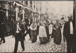 ORLEANS. - Carte-Photo D'un Cortège Clérical . Cathédrale En Arrière-plan - Orleans